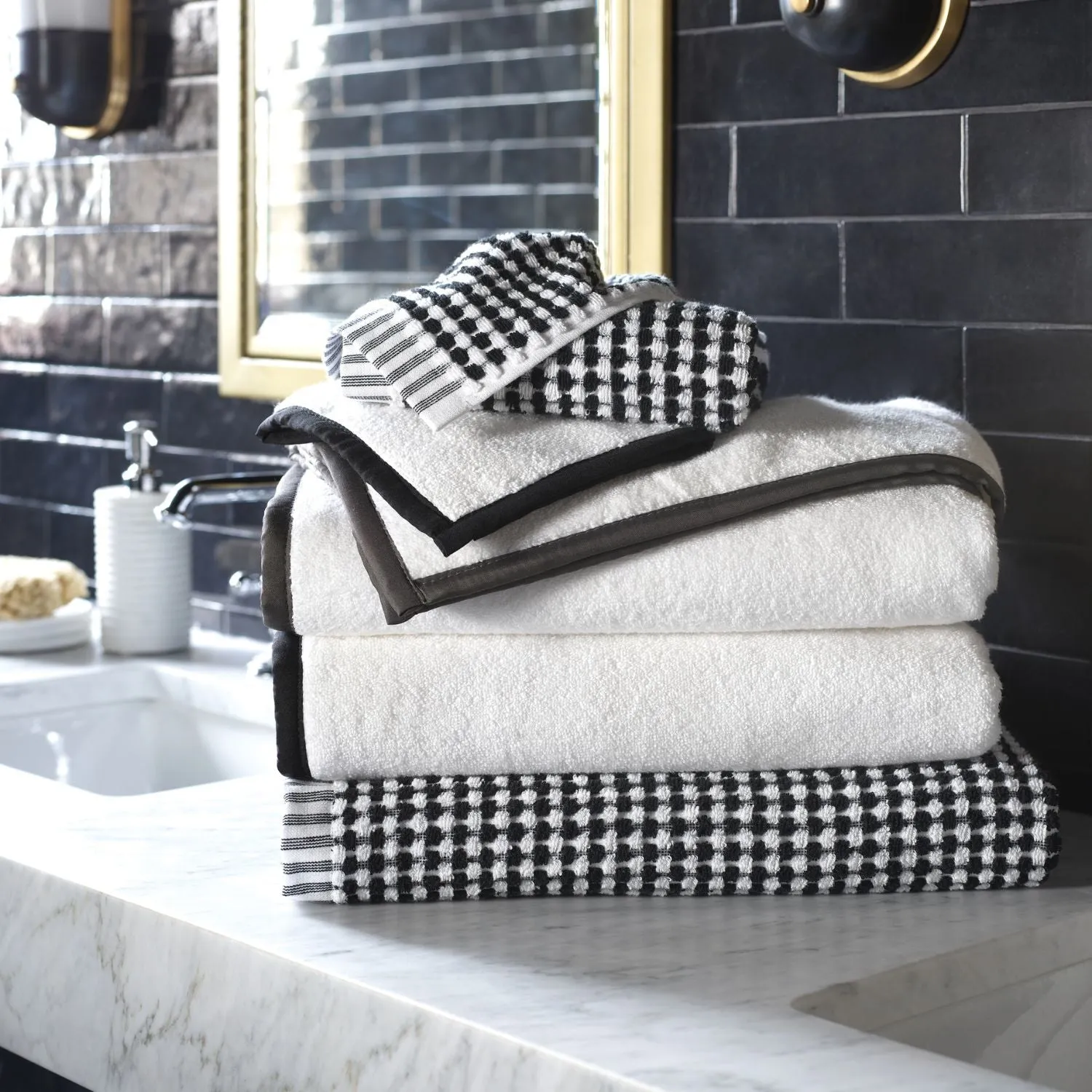 Dash & Albert Ceylon Black & White Towels