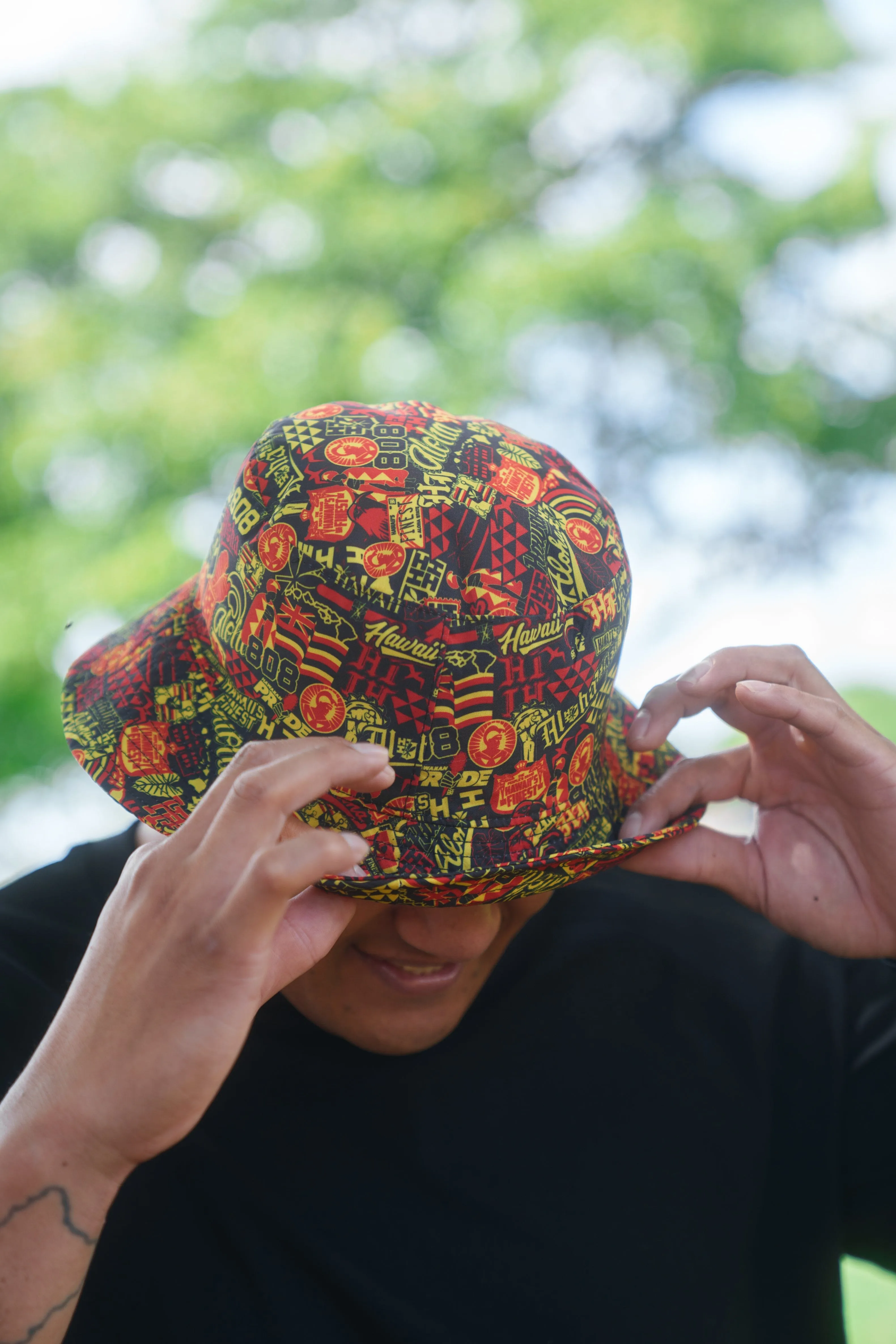 RED & YELLOW STICKERBOMB ALOHA FESTIVAL BUCKET HAT